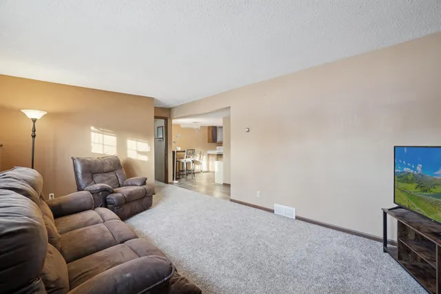 $349,900 | 200 Interwood Drive, Glencoe, MN 55336