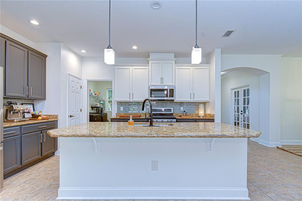 5301 Match Point Place Lithia, FL 33547 - Photo 9 of 39
