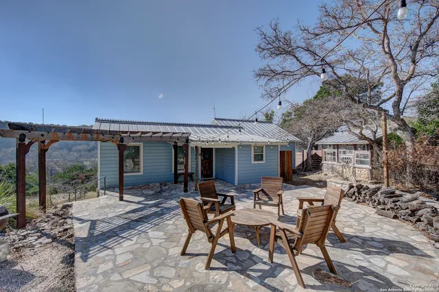 $449,000 | 205 Cedar Cliff Loop West, Hunt, TX 78024