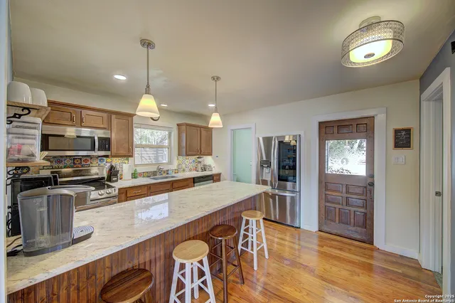 $449,000 | 205 Cedar Cliff Loop West, Hunt, TX 78024