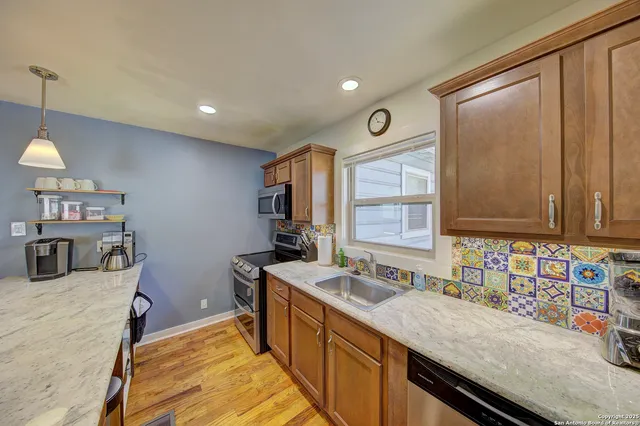 $449,000 | 205 Cedar Cliff Loop West, Hunt, TX 78024