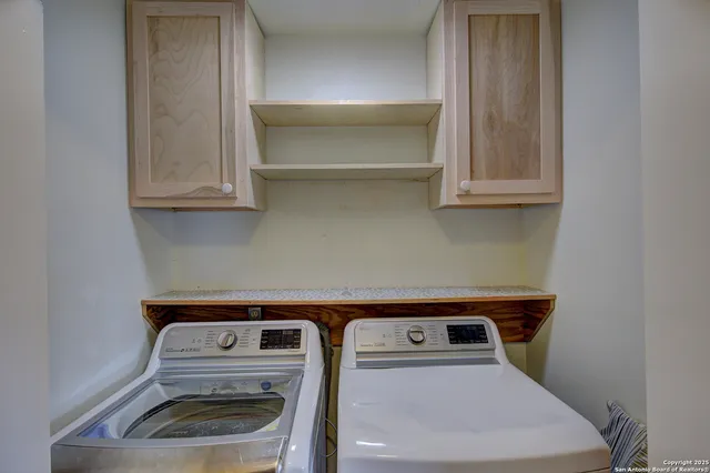 $449,000 | 205 Cedar Cliff Loop West, Hunt, TX 78024