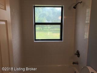 5715 Mt Washington Road Louisville, KY 40229 - Photo 13 of 20 IMG_4995