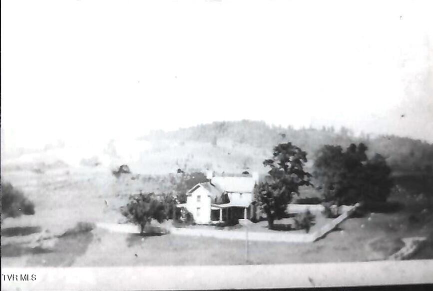 7500 Pounding Mill Branch Road Tazewell, VA 24651 - Photo 60 of 61 61 Yost -older photo