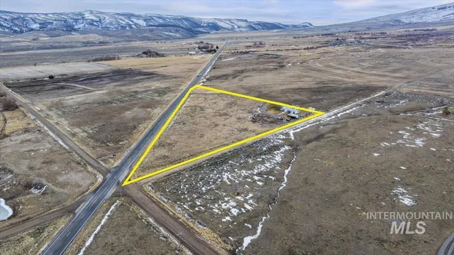 $405,000 | 1014 S Highway, Albion, ID 83311