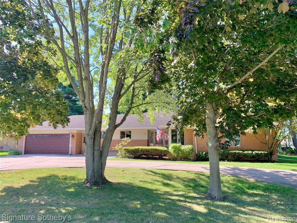 99 Shoreham Road Grosse Pointe Shores, MI 48236 - Photo 2 of 33