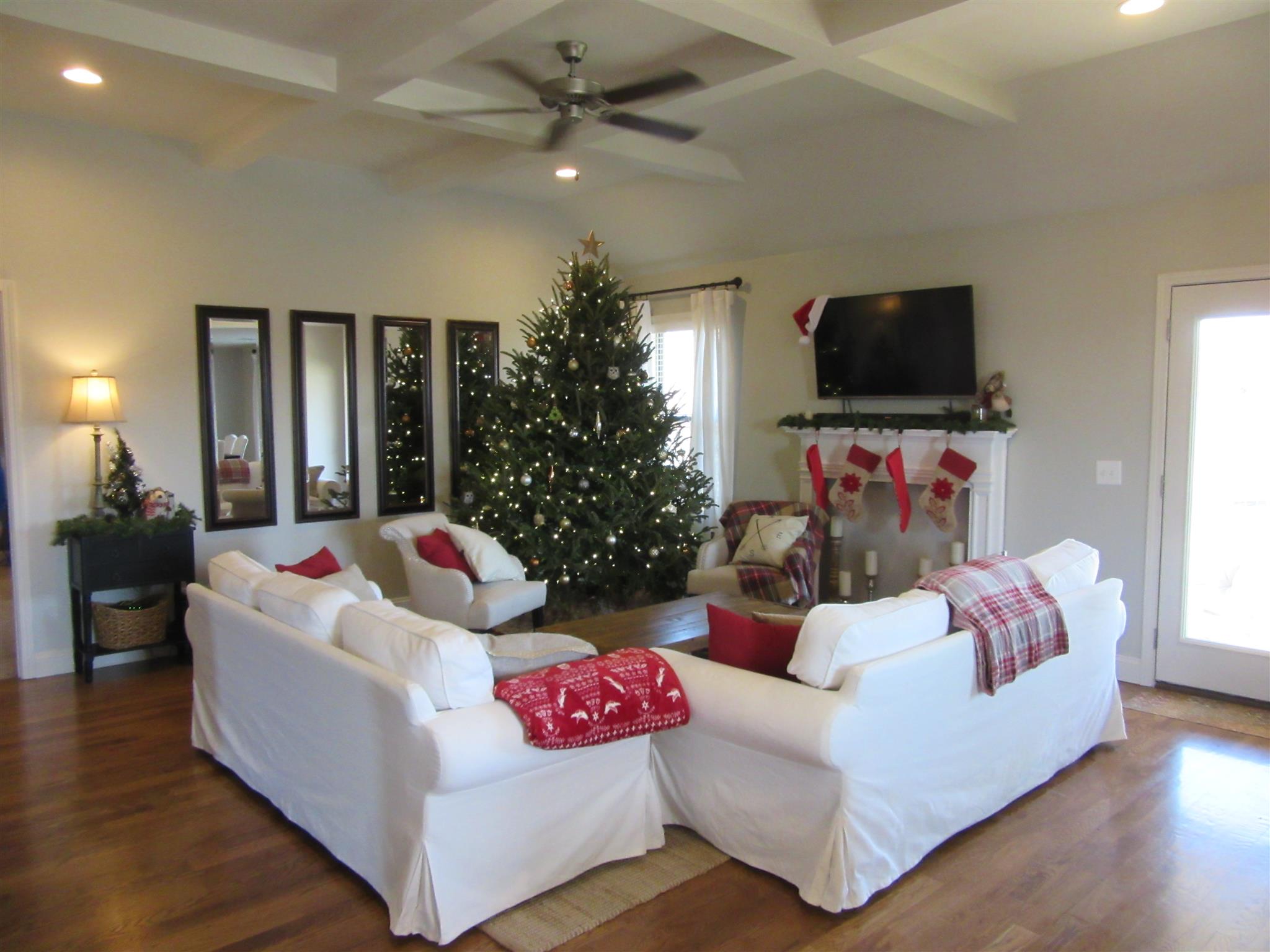 1791 Martins Chapel Church Road Springfield, TN 37172 - Photo 5 of 24 a living room with furniture and a flat screen tv
