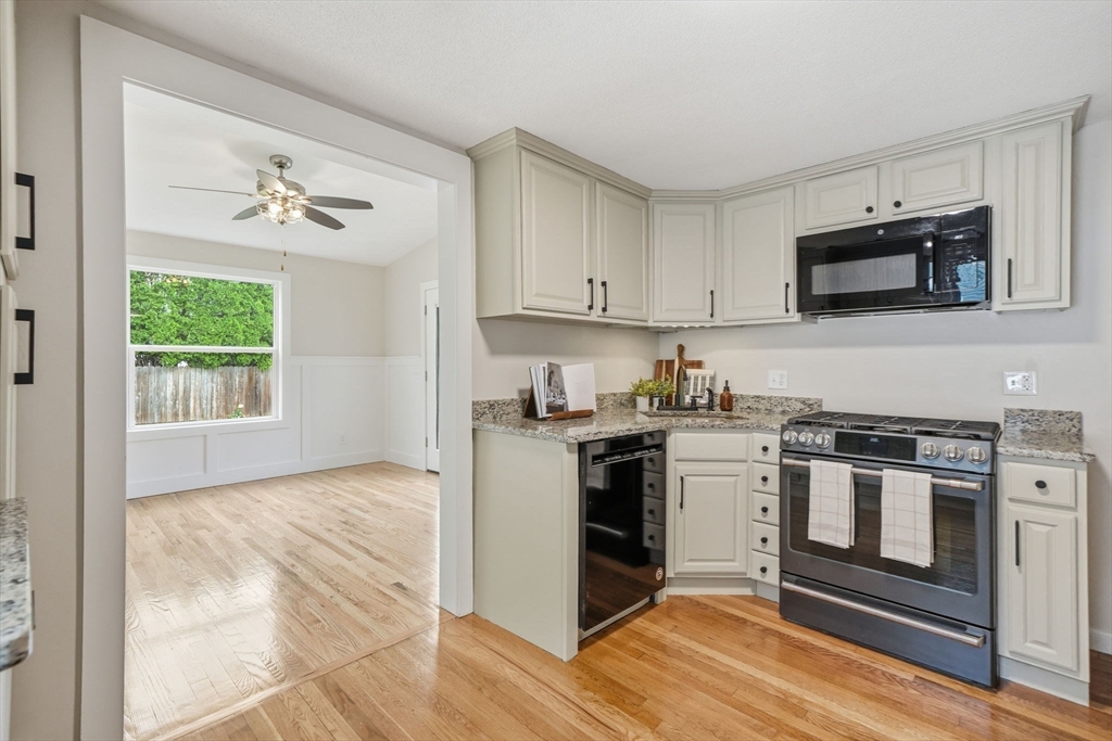 23 Gilman Street Springfield, MA 01118 - Photo 4 of 41