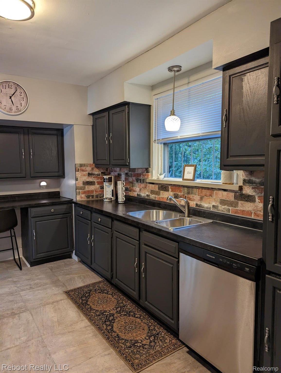 203 Riverside Drive Detroit, MI 48215 - Photo 5 of 21 Gallery Image 5