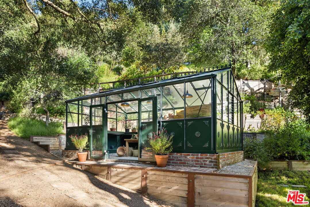 1900 Old Ranch Road Los Angeles, CA 90049 - Photo 12 of 47