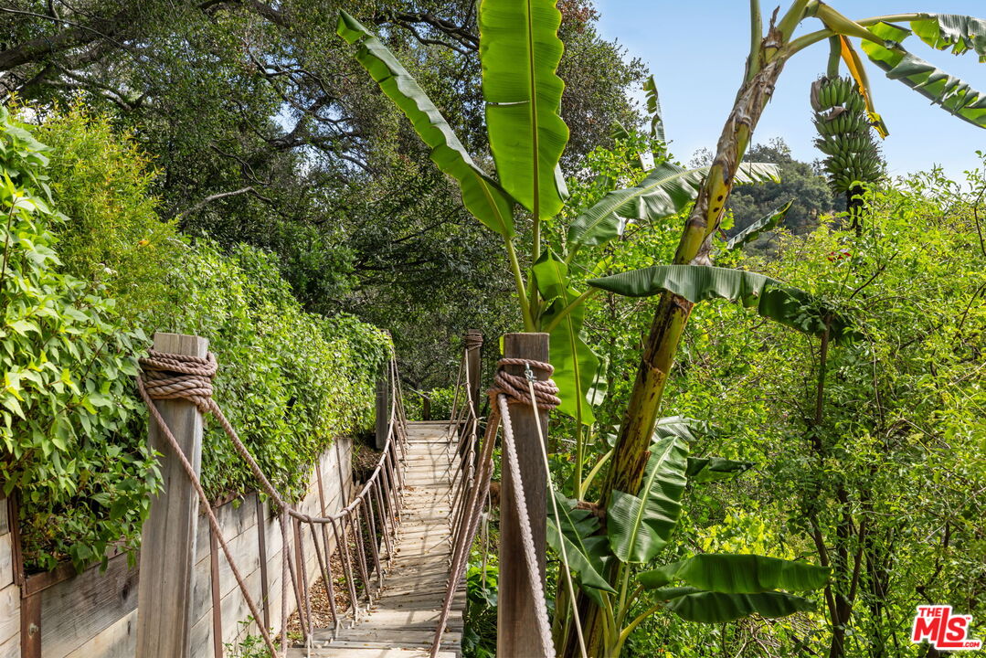 1900 Old Ranch Road Los Angeles, CA 90049 - Photo 14 of 47