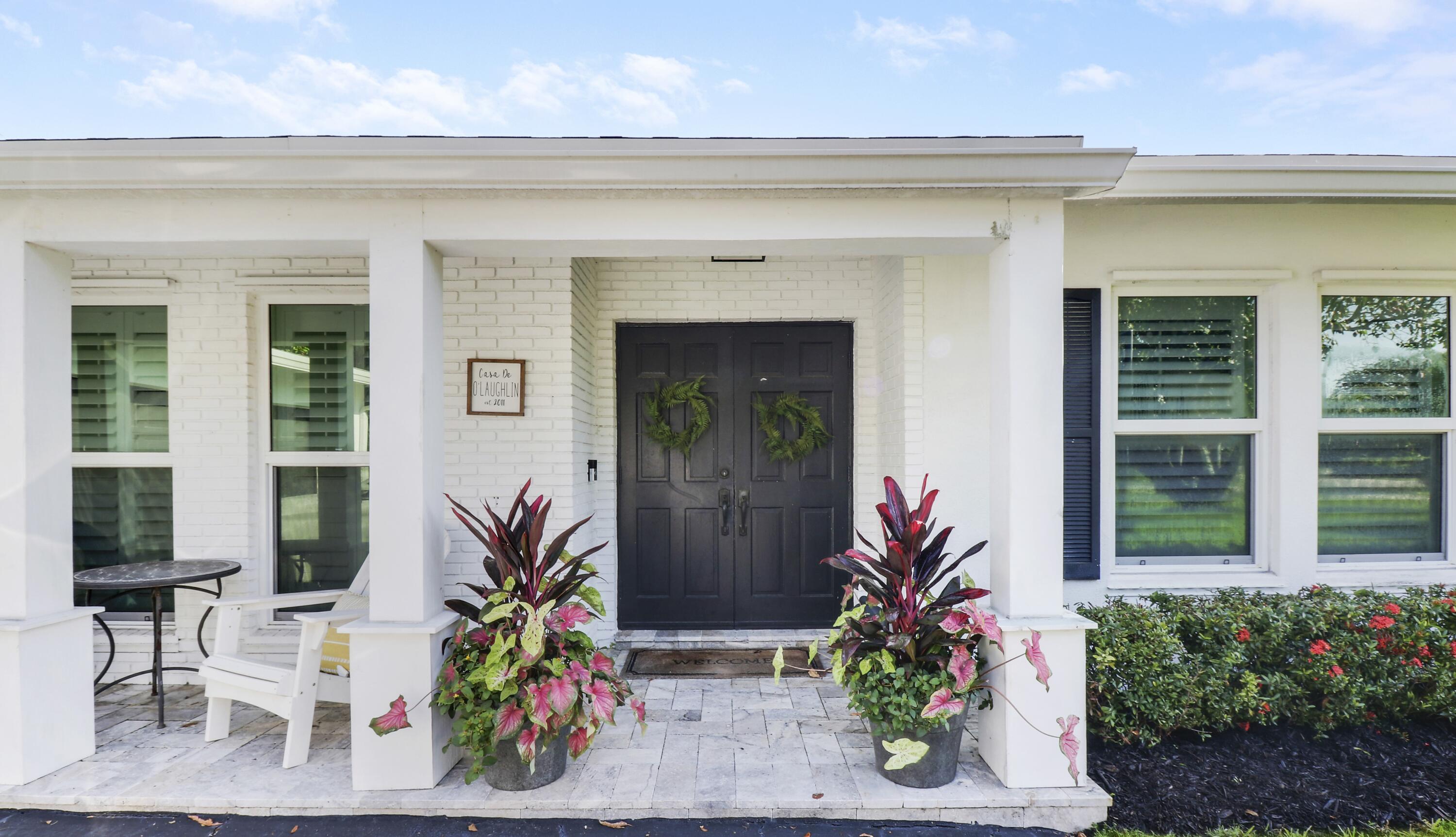 342 Country Club Drive Tequesta, FL 33469 - Photo 4 of 67 Welcome to 342 Tequesta Drive!