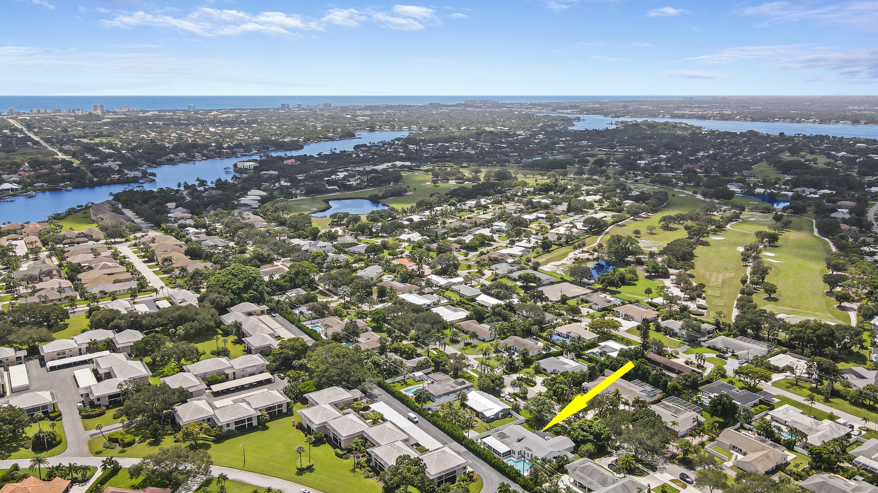 342 Country Club Drive Tequesta, FL 33469 - Photo 54 of 67 an aerial view of a city