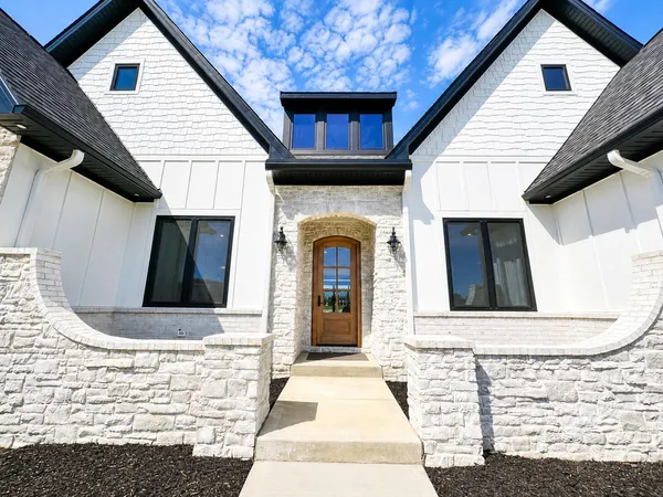$1,250,000 | 9034 York Crest Drive, Saline, MI 48176