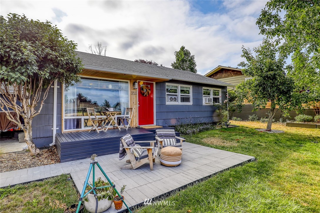 3720 Petersville Road Northeast Bremerton, WA 98310 - Photo 1 of 40 Gallery Image 1