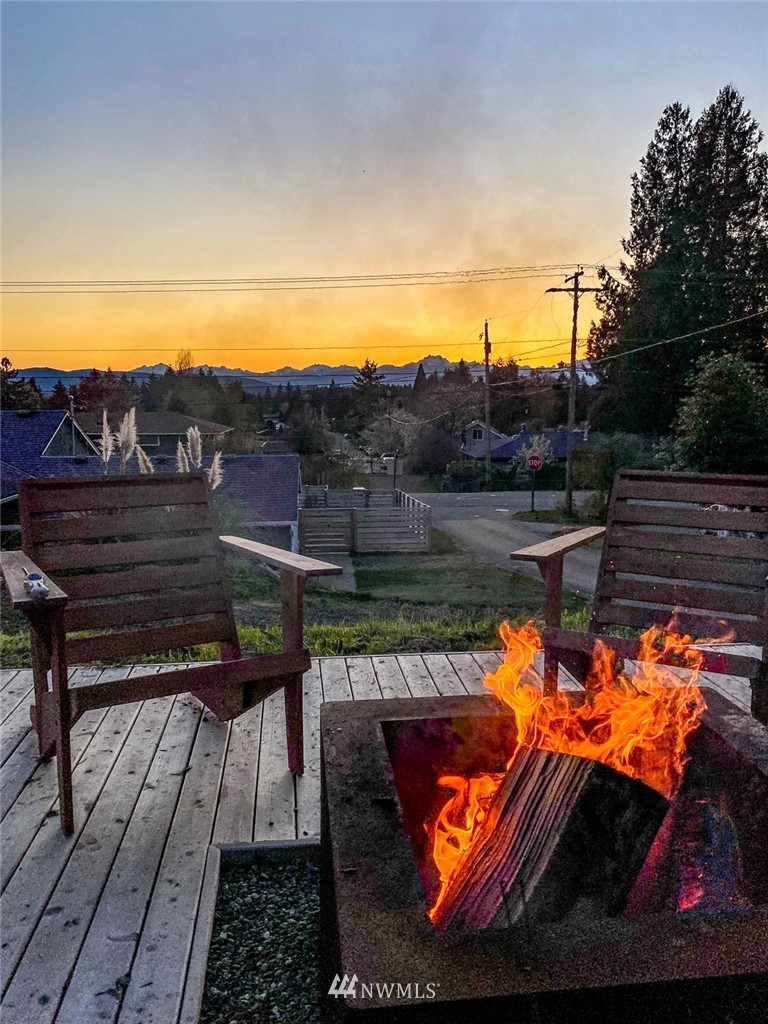 3720 Petersville Road Northeast Bremerton, WA 98310 - Photo 3 of 40 Gallery Image 3