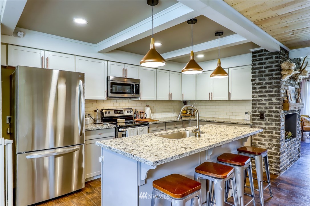 3720 Petersville Road Northeast Bremerton, WA 98310 - Photo 4 of 40 Gallery Image 4