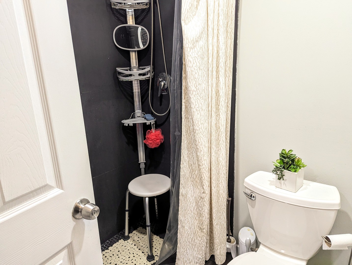 724 South Oakley Boulevard, Unit 1 Chicago, IL 60612 - Photo 10 of 22 a bathroom with a sink toilet and a mirror