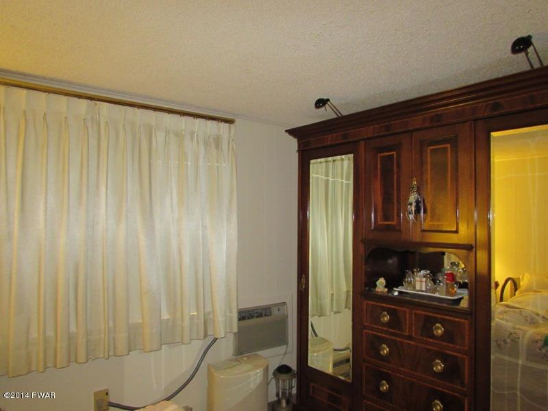 114 Mink Road Dingmans Ferry, PA 18328 - Photo 17 of 24
