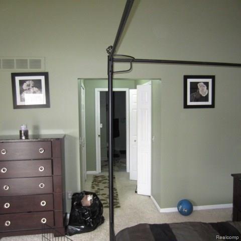 29463 Meadow Ridge South Farmington Hills, MI 48334 - Photo 20 of 33