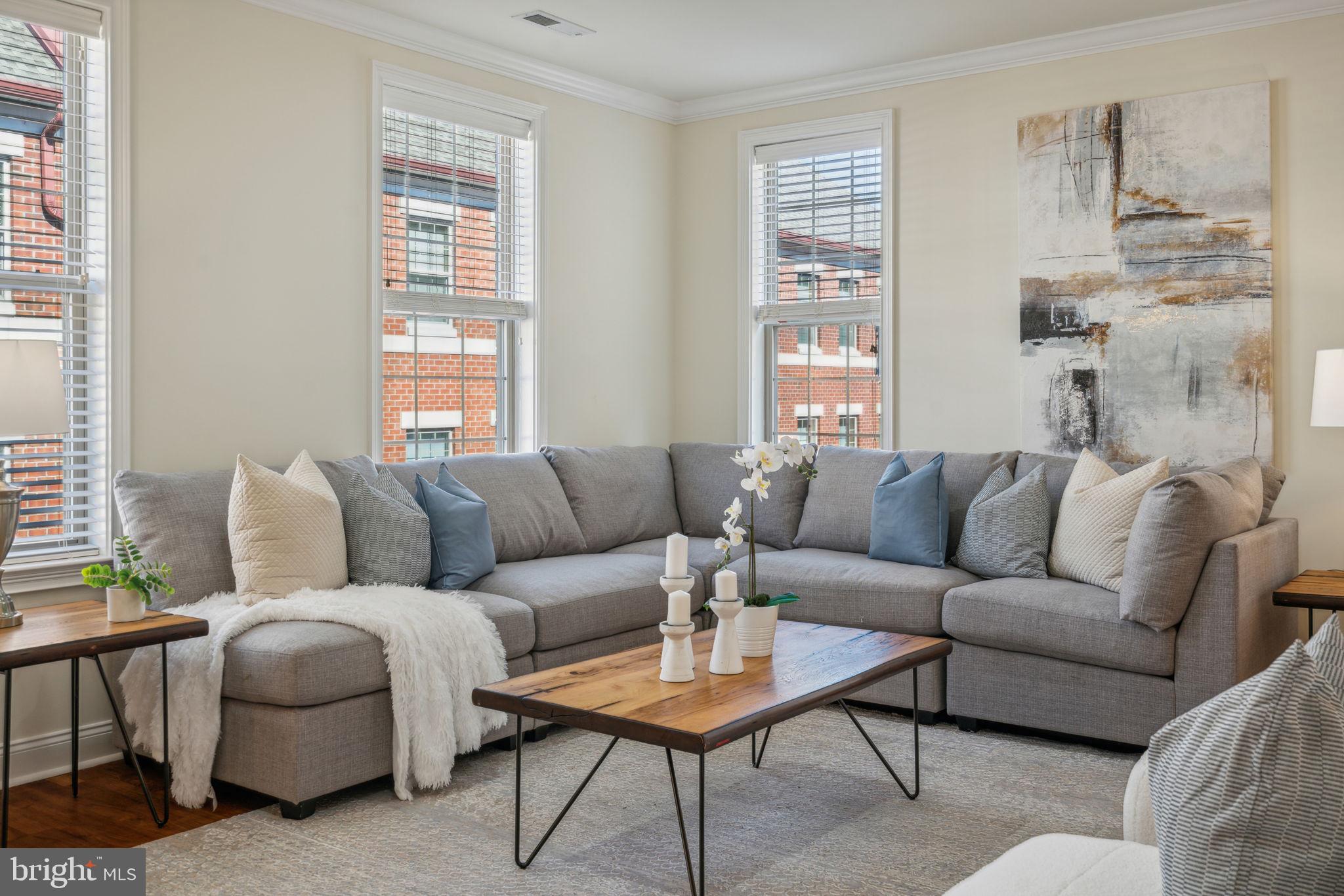 202 Commodore Court Philadelphia, PA 19146 - Photo 3 of 74