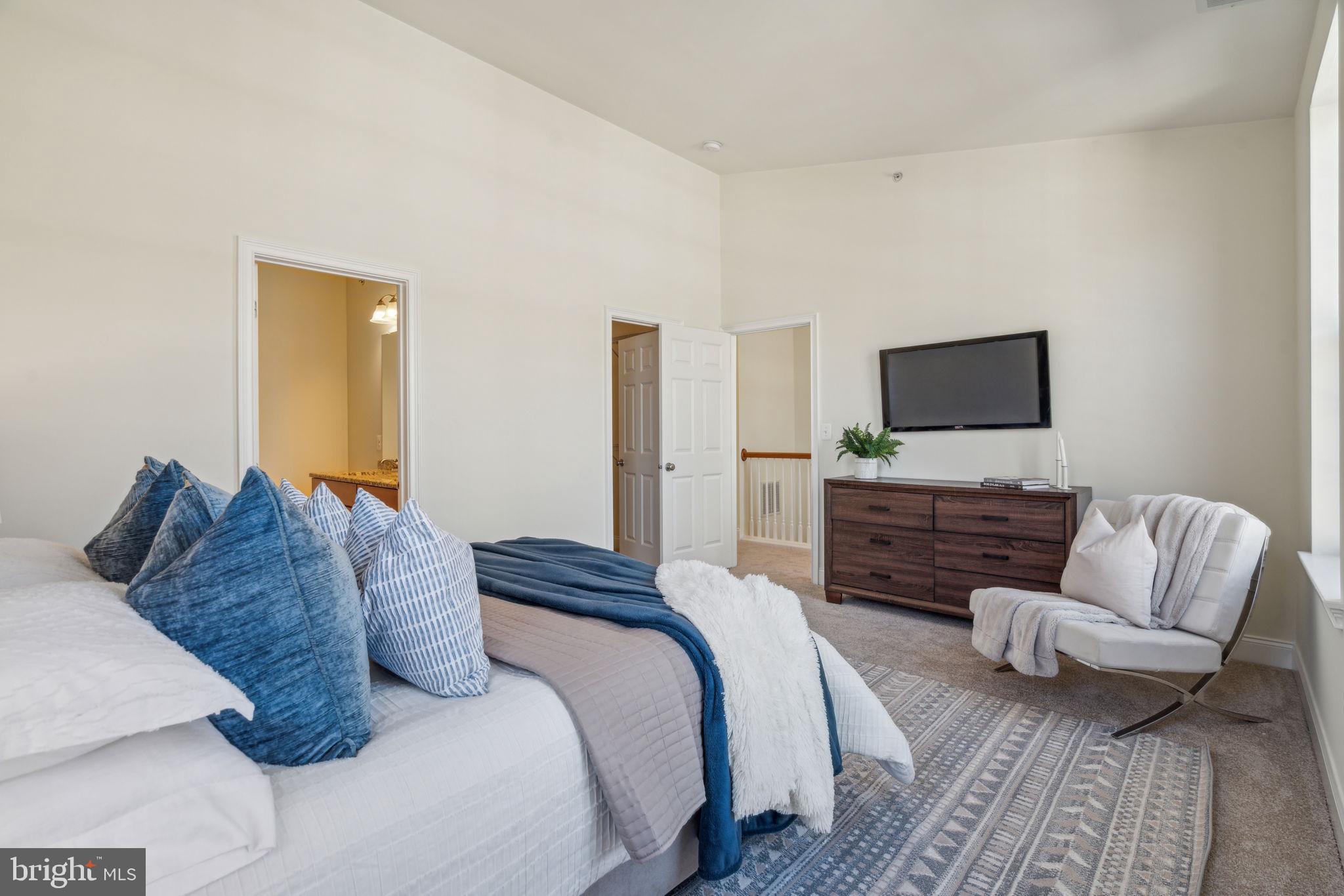 202 Commodore Court Philadelphia, PA 19146 - Photo 35 of 74