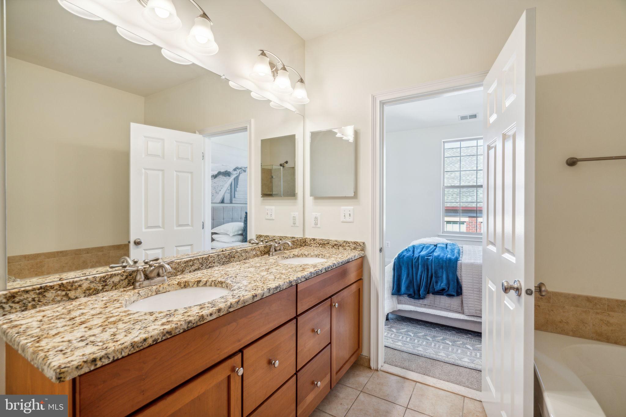 202 Commodore Court Philadelphia, PA 19146 - Photo 39 of 74