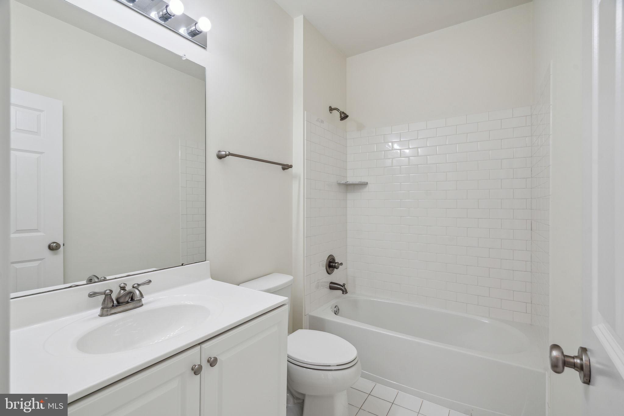 202 Commodore Court Philadelphia, PA 19146 - Photo 46 of 74