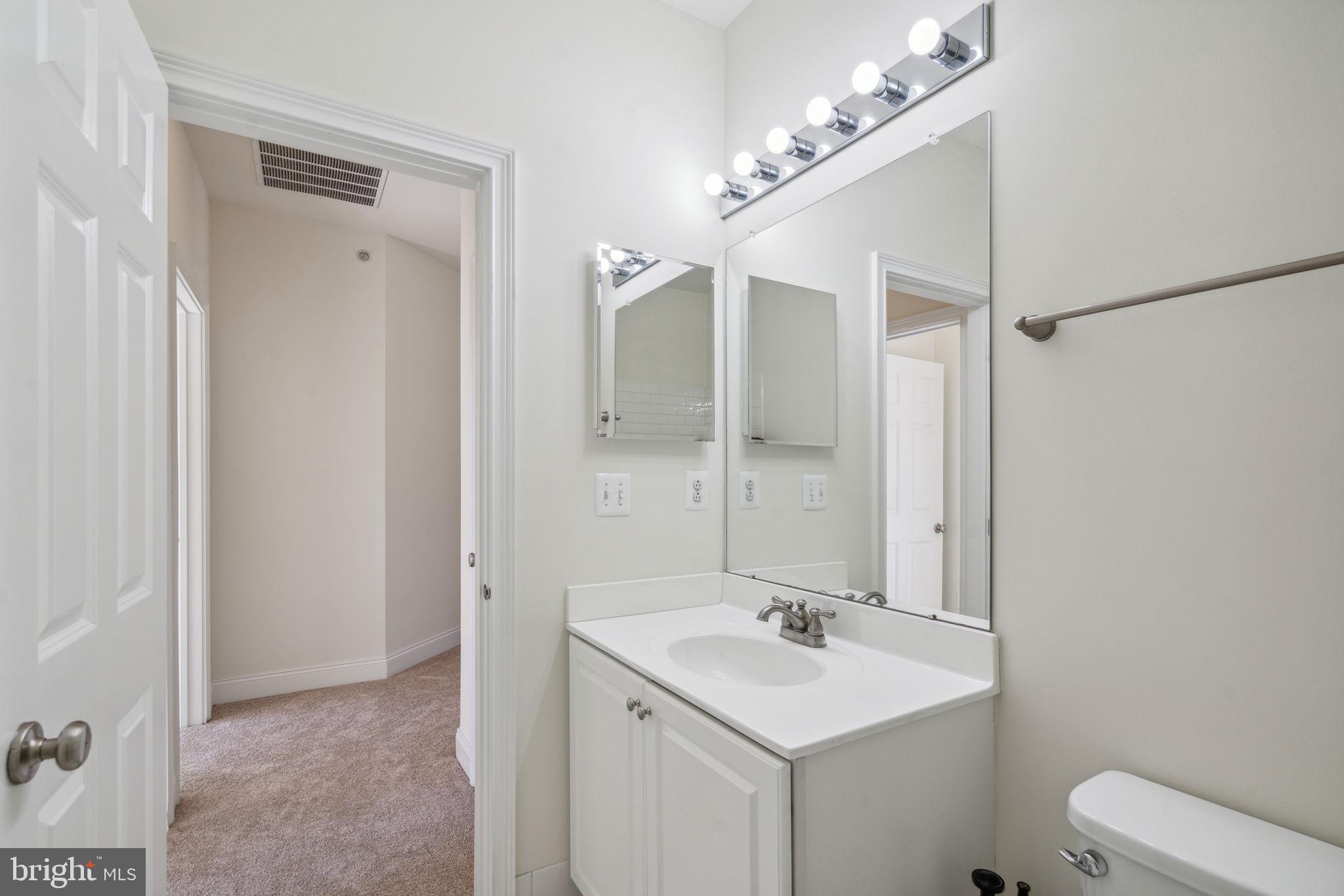 202 Commodore Court Philadelphia, PA 19146 - Photo 47 of 74