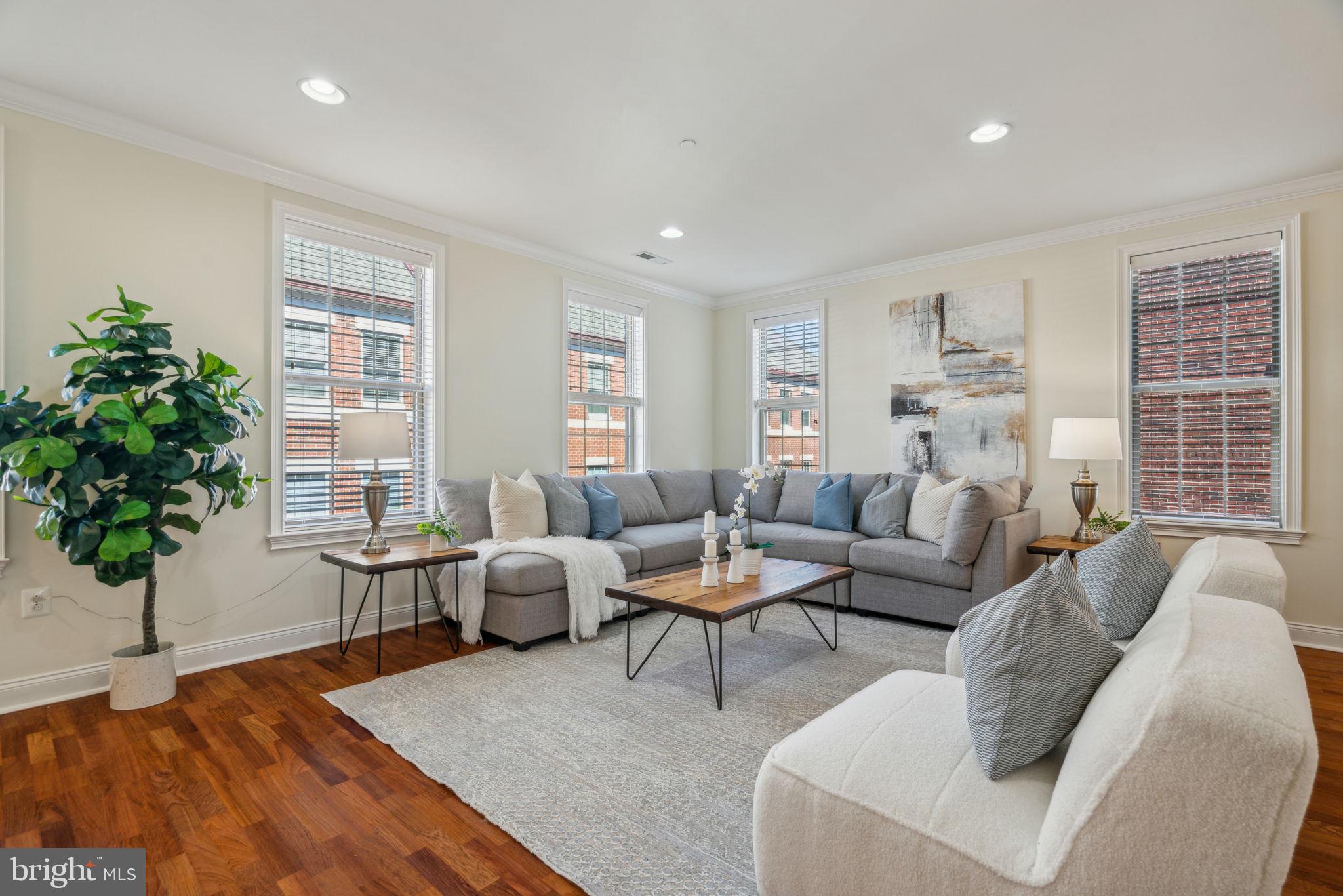 202 Commodore Court Philadelphia, PA 19146 - Photo 5 of 74