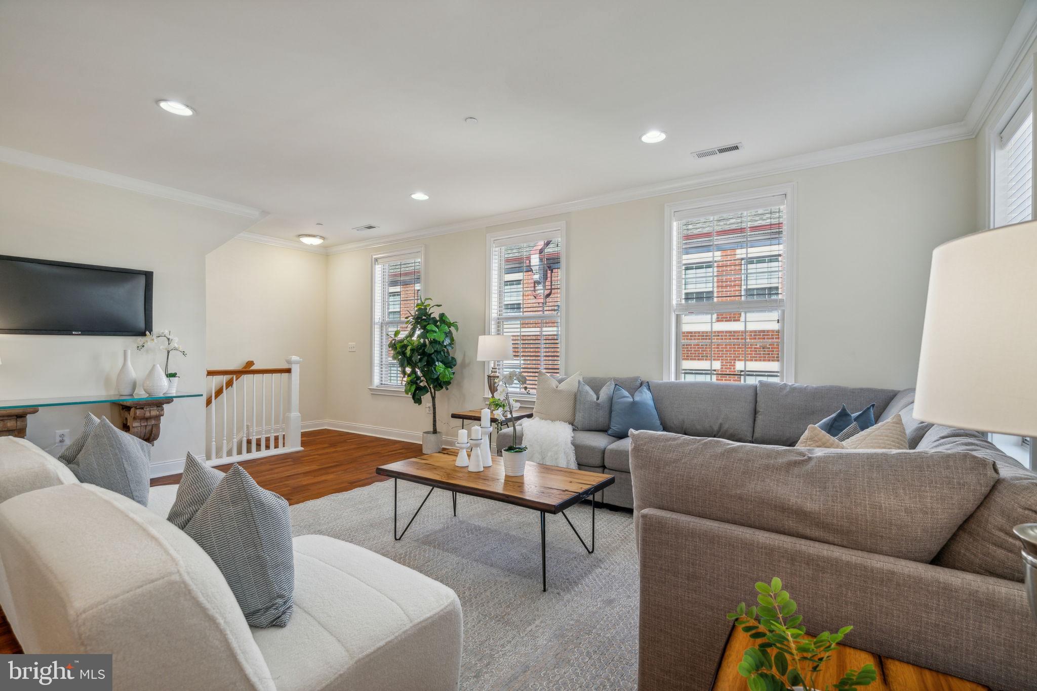 202 Commodore Court Philadelphia, PA 19146 - Photo 6 of 74