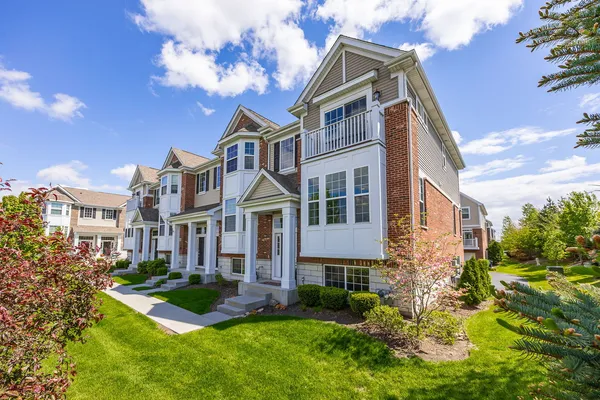 $449,900 | 4467 Monroe Court, Naperville, IL 60564