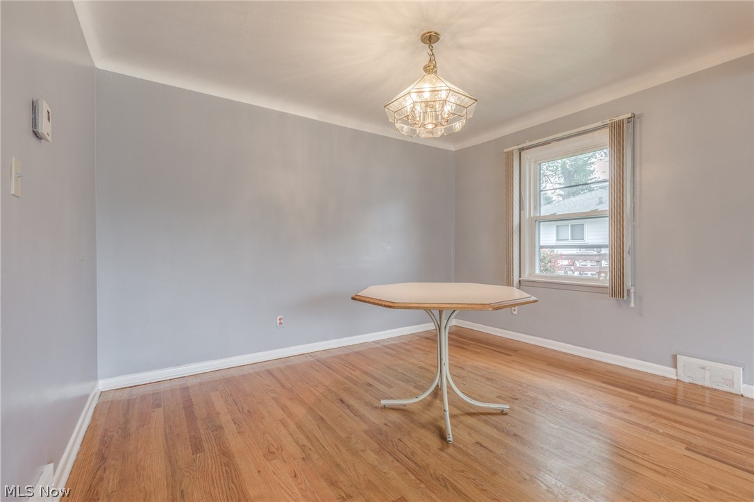 6312 Eastondale Road Cleveland, OH 44124 - Photo 8 of 22