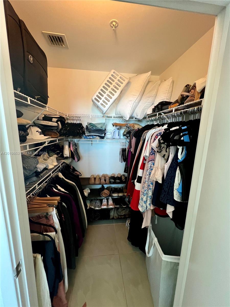 79 Southwest 12th Street, Unit 2903S Miami, FL 33130 - Photo 8 of 44