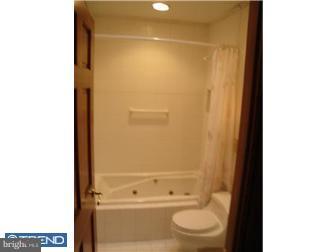 11060 Knights Road Philadelphia, PA 19154 - Photo 4 of 5 Gallery Image 4