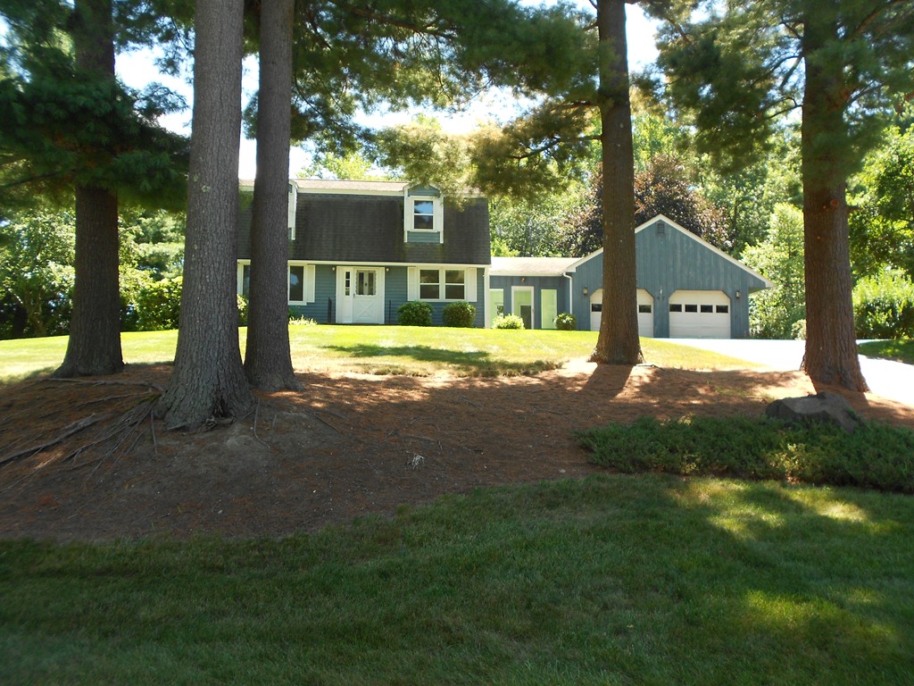 97 Logtown Road Amherst, MA 01002 - Photo 1 of 24 Gallery Image 1