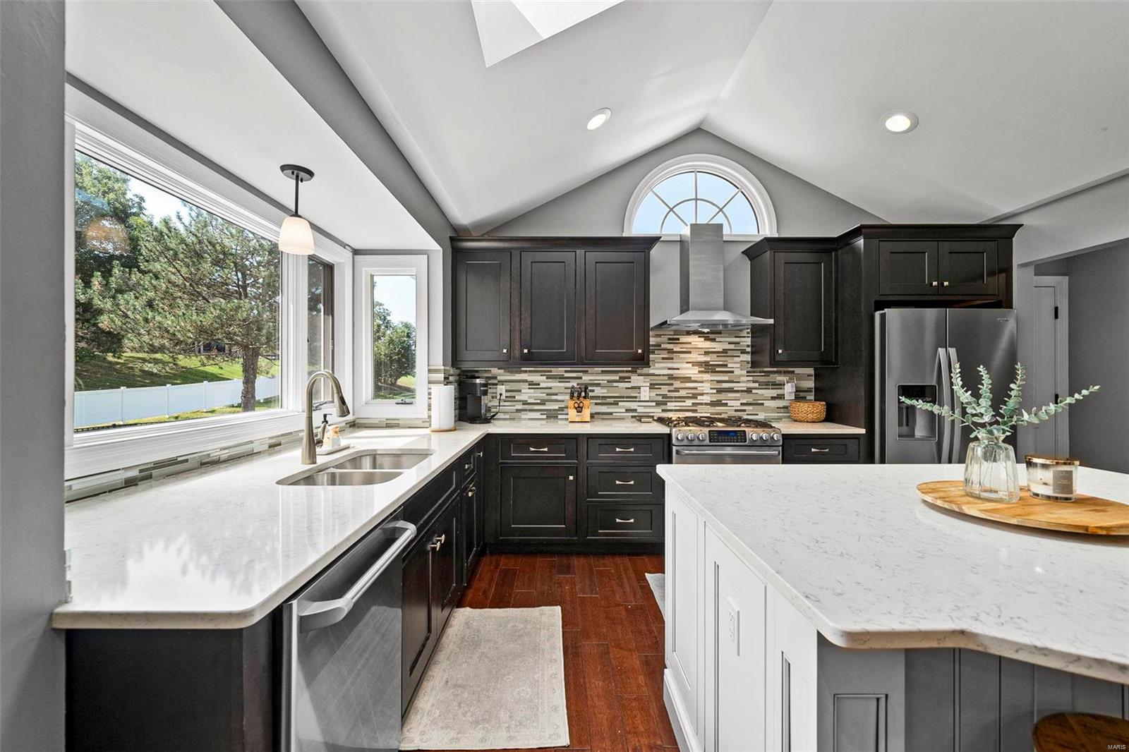 12554 Sunset Drive St. Louis, MO 63128 - Photo 13 of 46