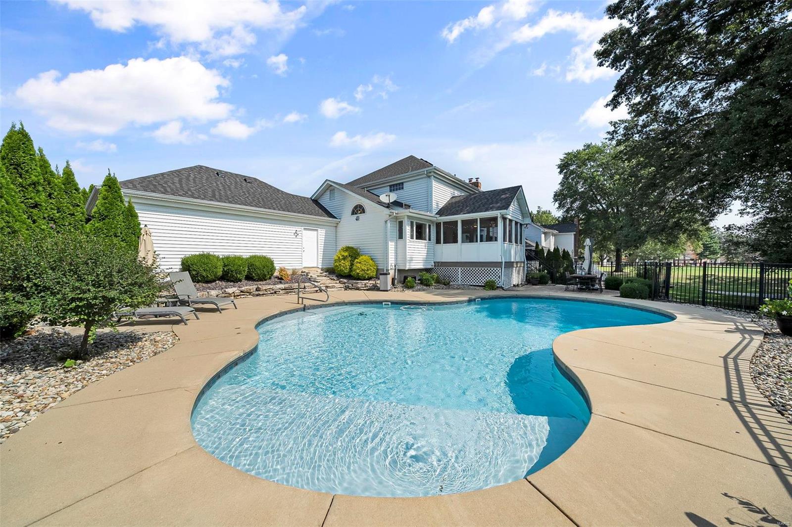 12554 Sunset Drive St. Louis, MO 63128 - Photo 35 of 46