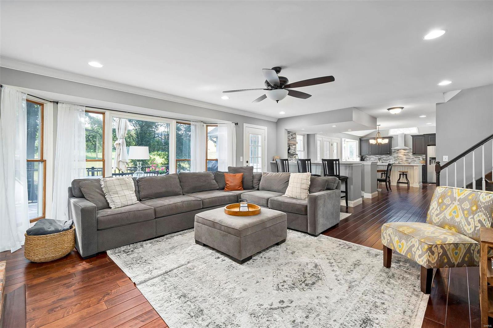 12554 Sunset Drive St. Louis, MO 63128 - Photo 6 of 46