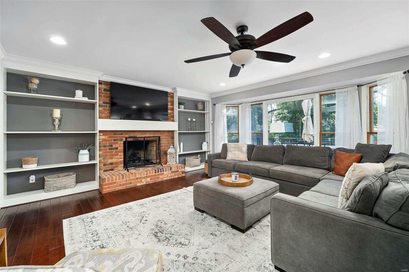 12554 Sunset Drive St. Louis, MO 63128 - Photo 7 of 46