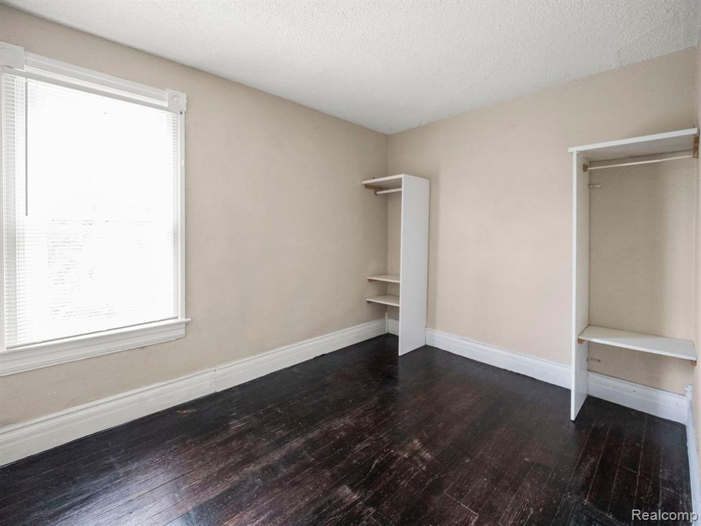 1789 Field Street Detroit, MI 48214 - Photo 31 of 49