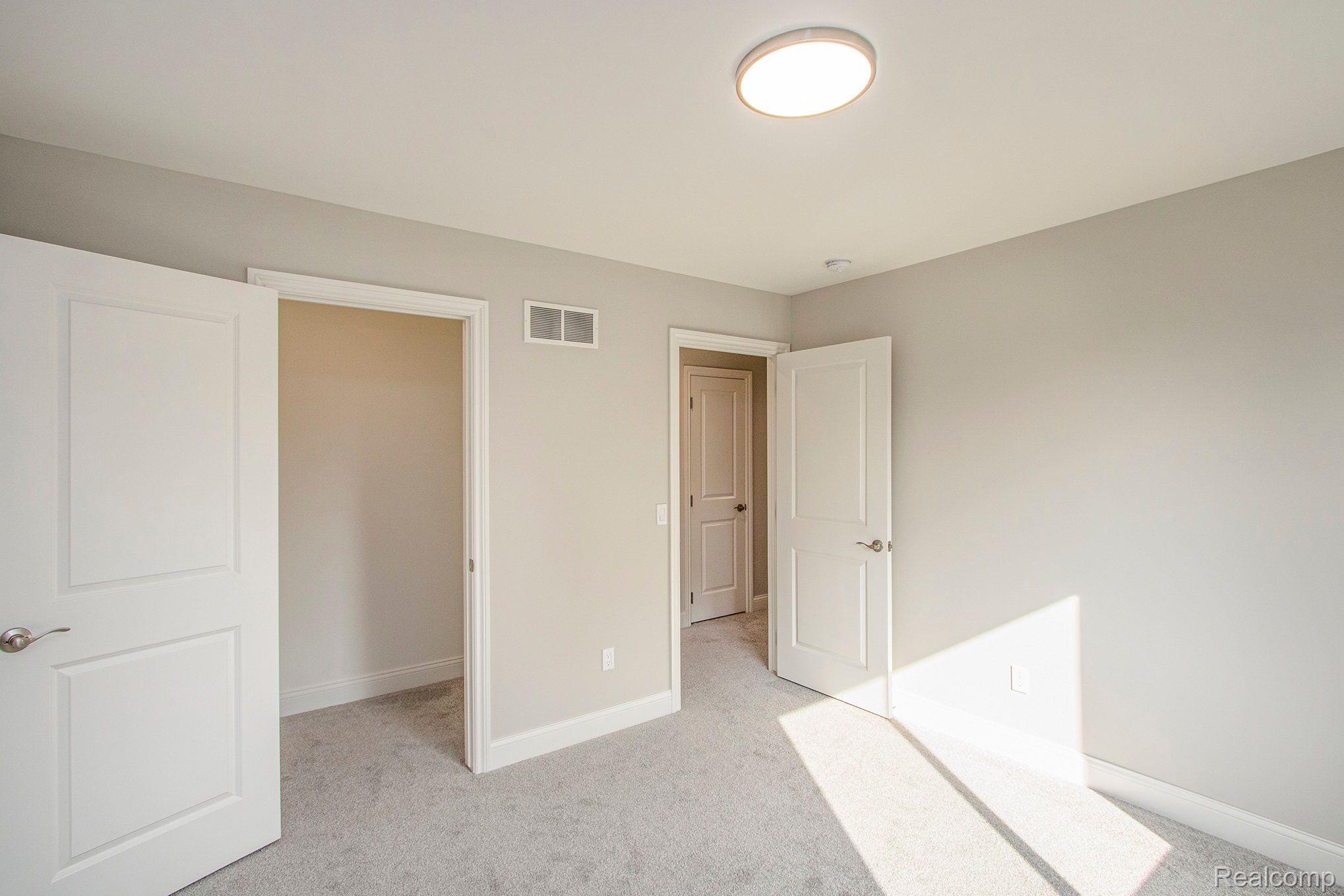 2919 Basil Drive Rochester, MI 48309 - Photo 37 of 49 Gallery Image 37
