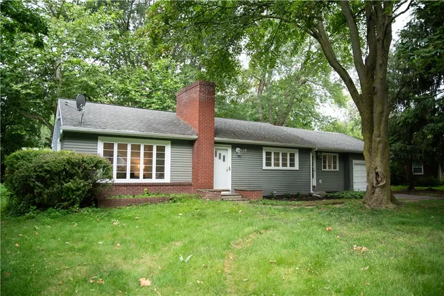 $279,900 | 119 Oakridge Drive, Irondequoit, NY 14617