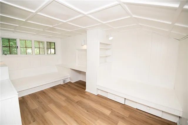 $279,900 | 119 Oakridge Drive, Irondequoit, NY 14617