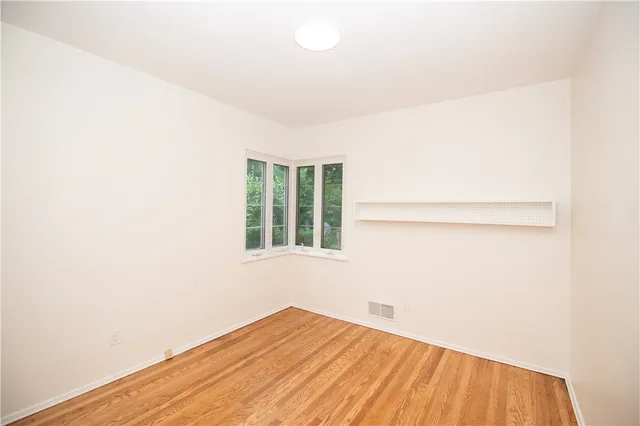 $279,900 | 119 Oakridge Drive, Irondequoit, NY 14617