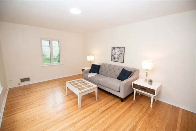 $279,900 | 119 Oakridge Drive, Irondequoit, NY 14617