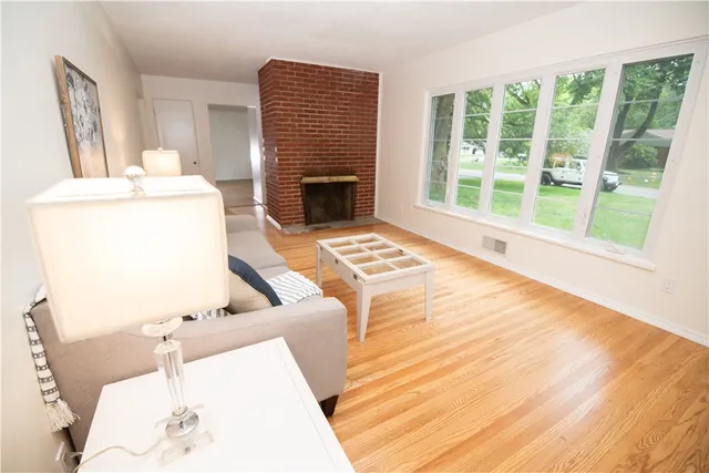 $279,900 | 119 Oakridge Drive, Irondequoit, NY 14617