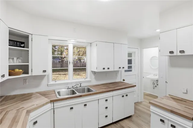 $279,900 | 119 Oakridge Drive, Irondequoit, NY 14617