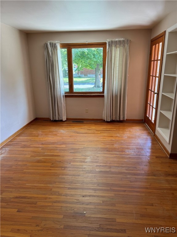 1050 96th Street Niagara Falls, NY 14304 - Photo 7 of 23