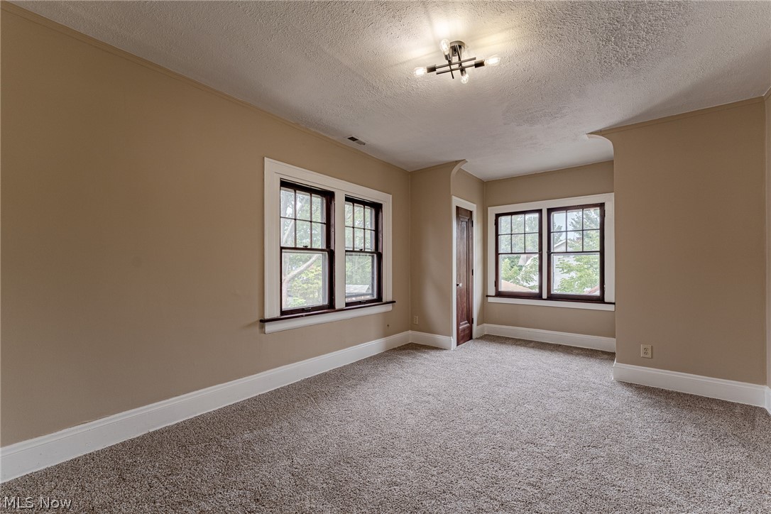 3893 Mayfield Road Cleveland, OH 44121 - Photo 21 of 35